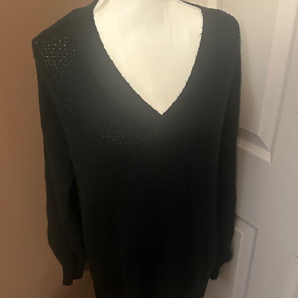 American Eagle Outfitters dark green V-Neck Sweater size small oversized